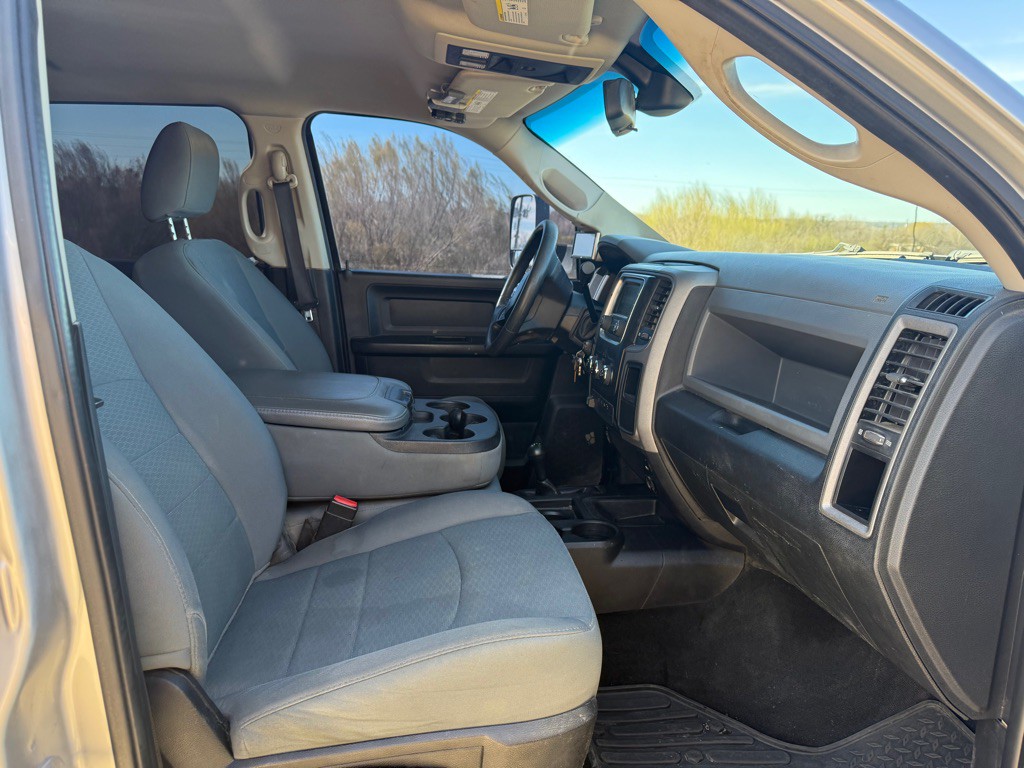 2015 RAM 3500 Image 13