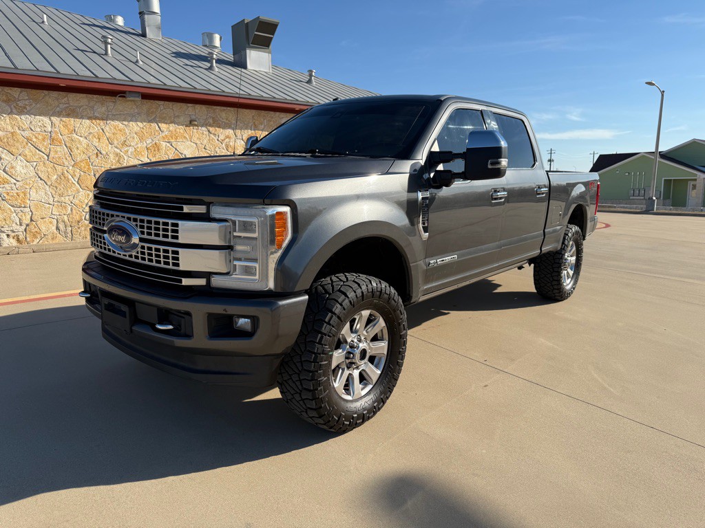 2017 Ford F-250 Image 1