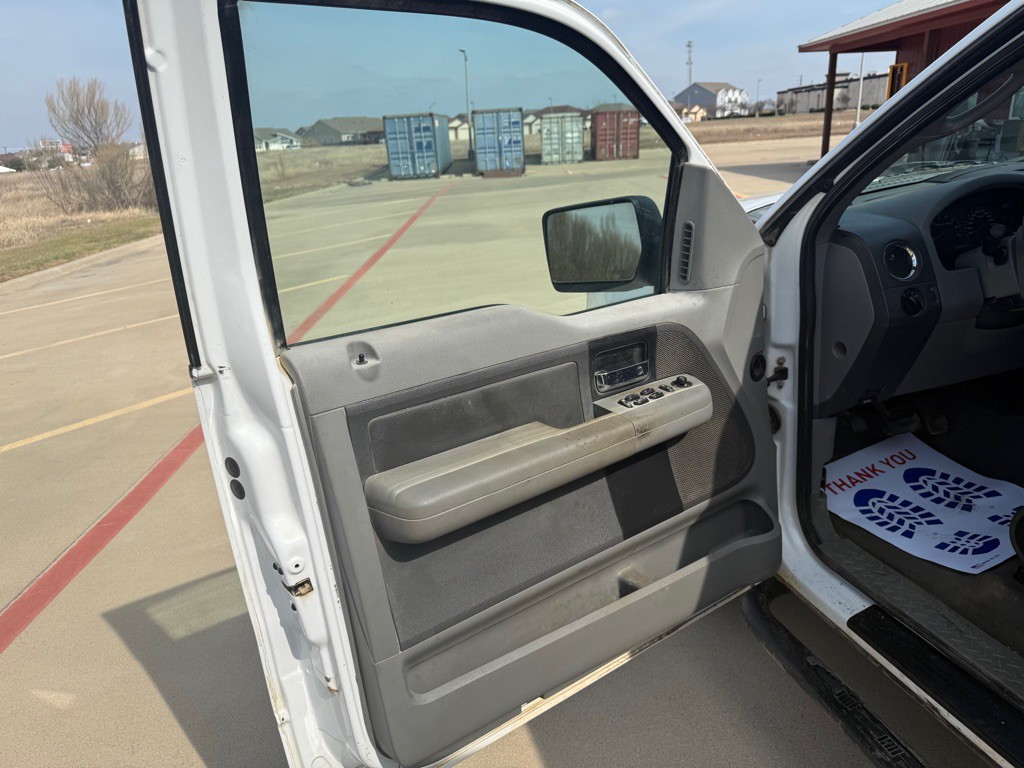 2004 Ford F-150 Image 9