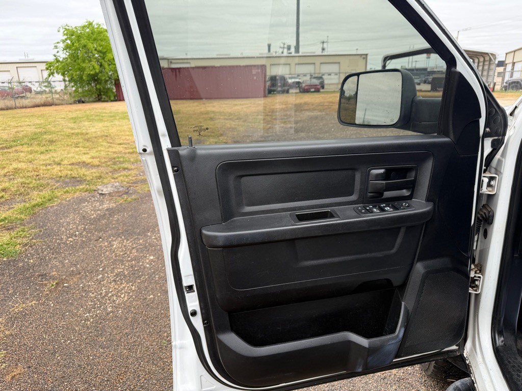 2014 RAM 2500 Image 9