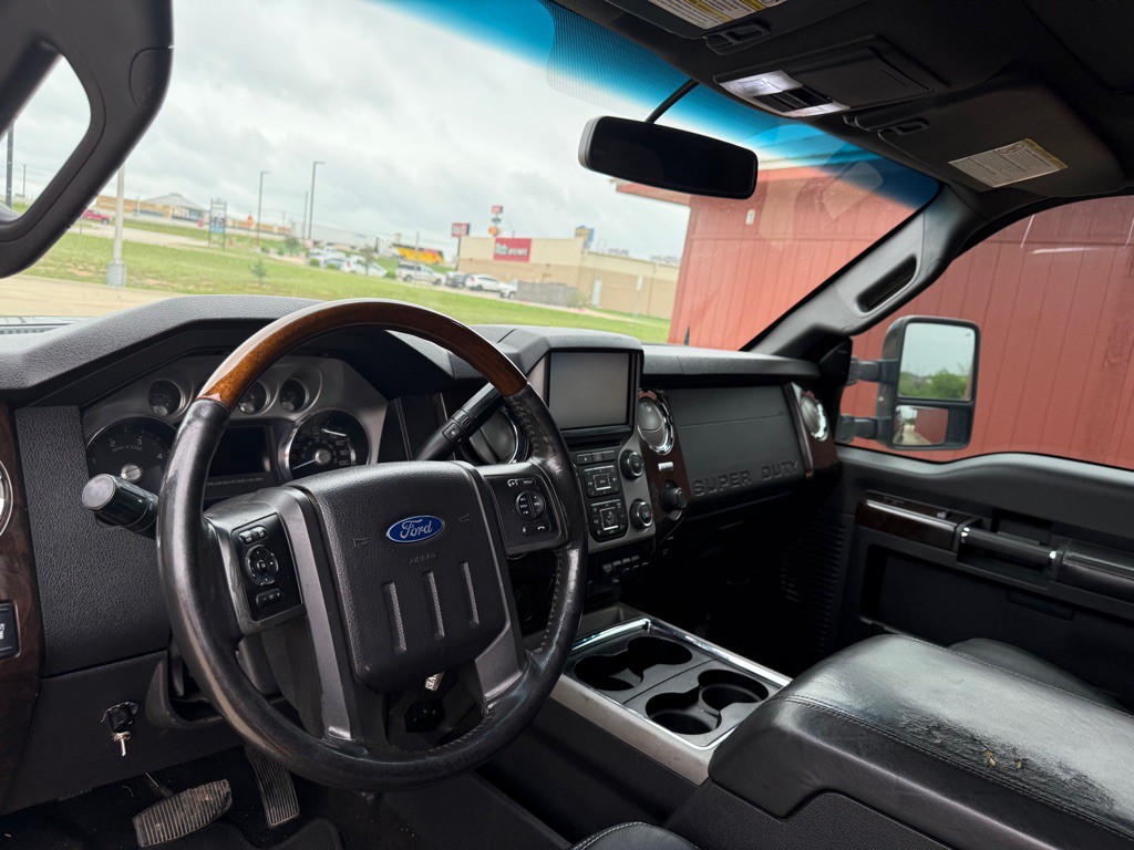 2015 Ford F-250 Image 12