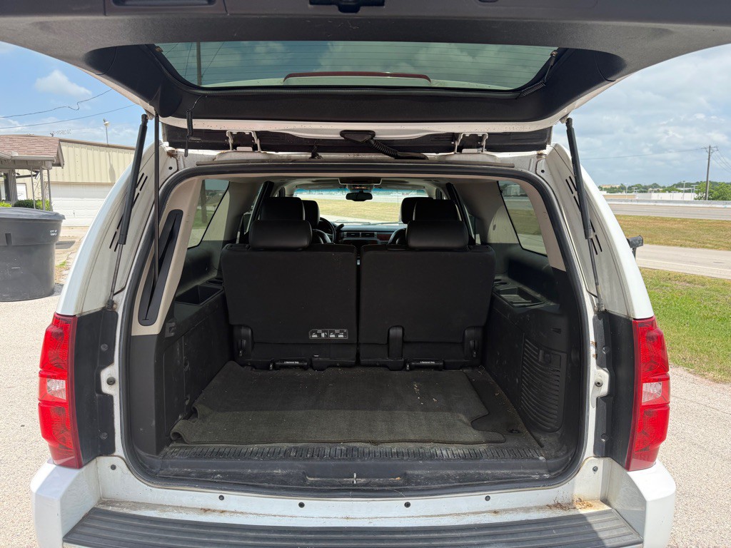 2011 Chevrolet Suburban Image 7