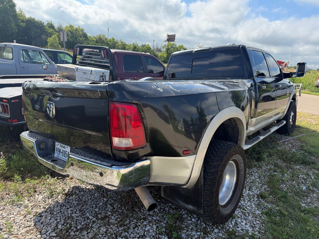 2010 Dodge Ram 3500 Image 2