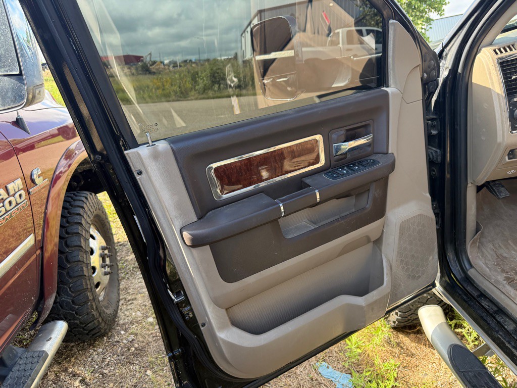 2010 Dodge Ram 3500 Image 3