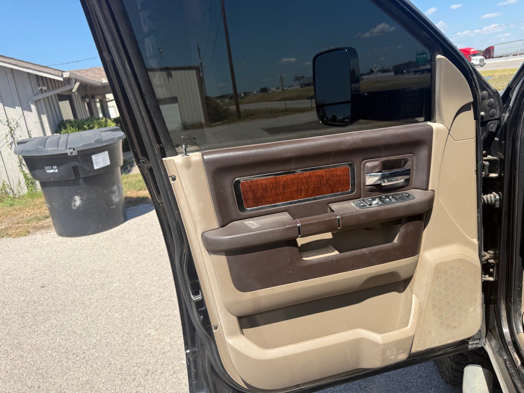 2010 Dodge Ram 3500 Image 9