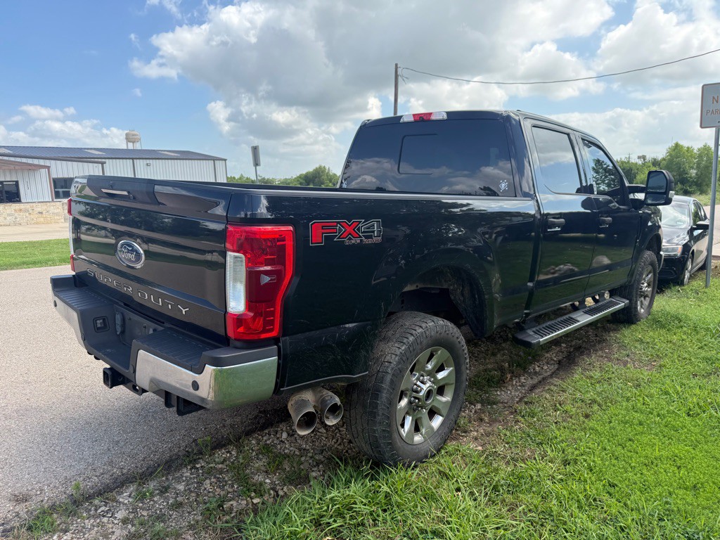 2017 Ford F-250 Image 2