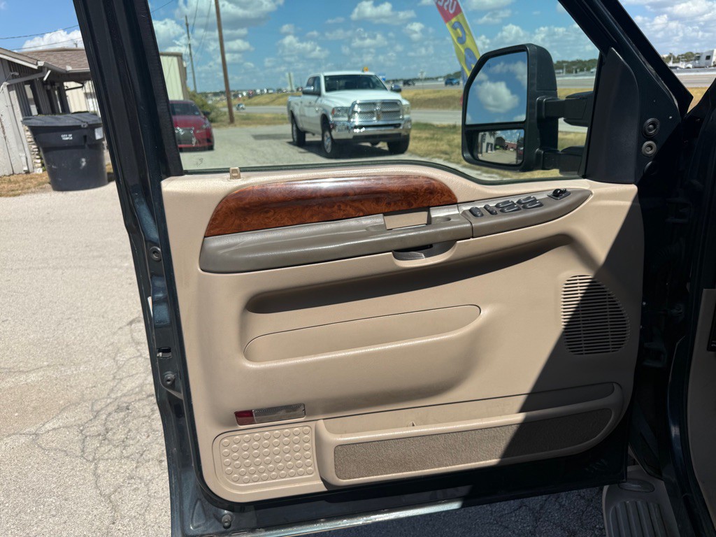 2000 Ford Excursion Image 9