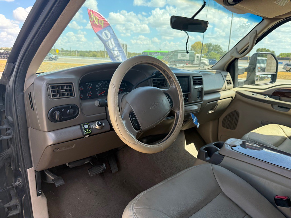 2000 Ford Excursion Image 11