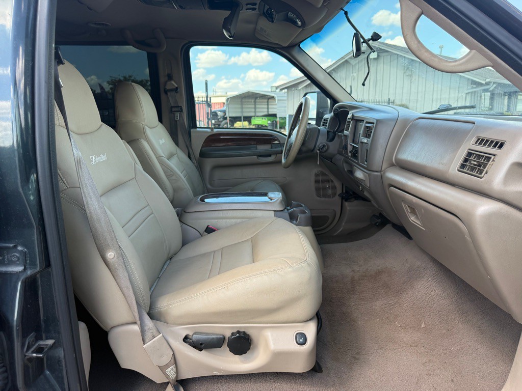2000 Ford Excursion Image 12