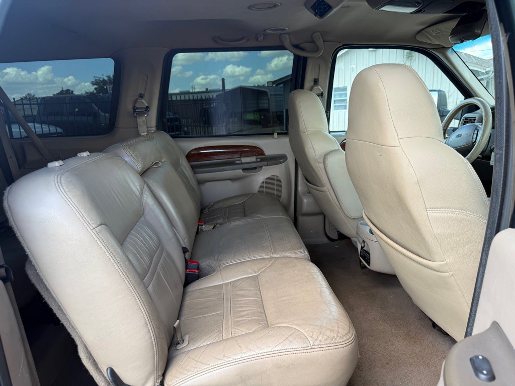 2000 Ford Excursion Image 13