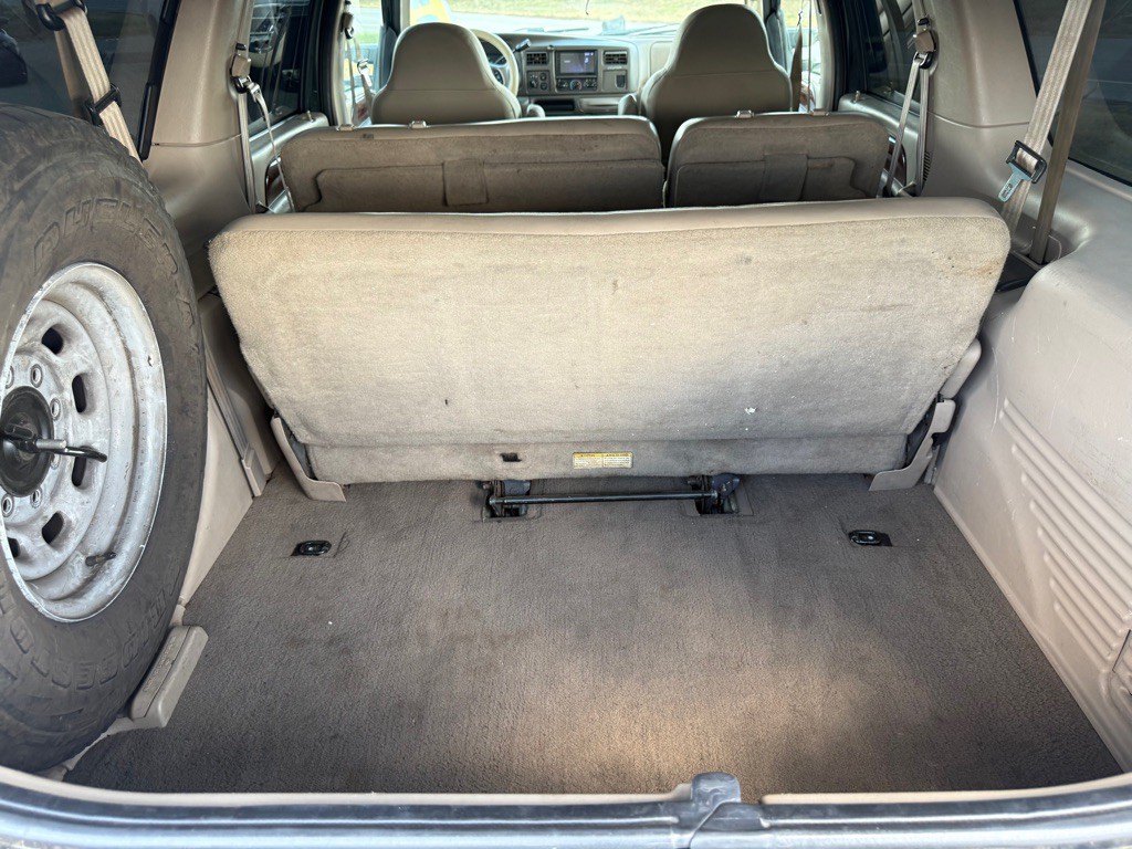 2000 Ford Excursion Image 16