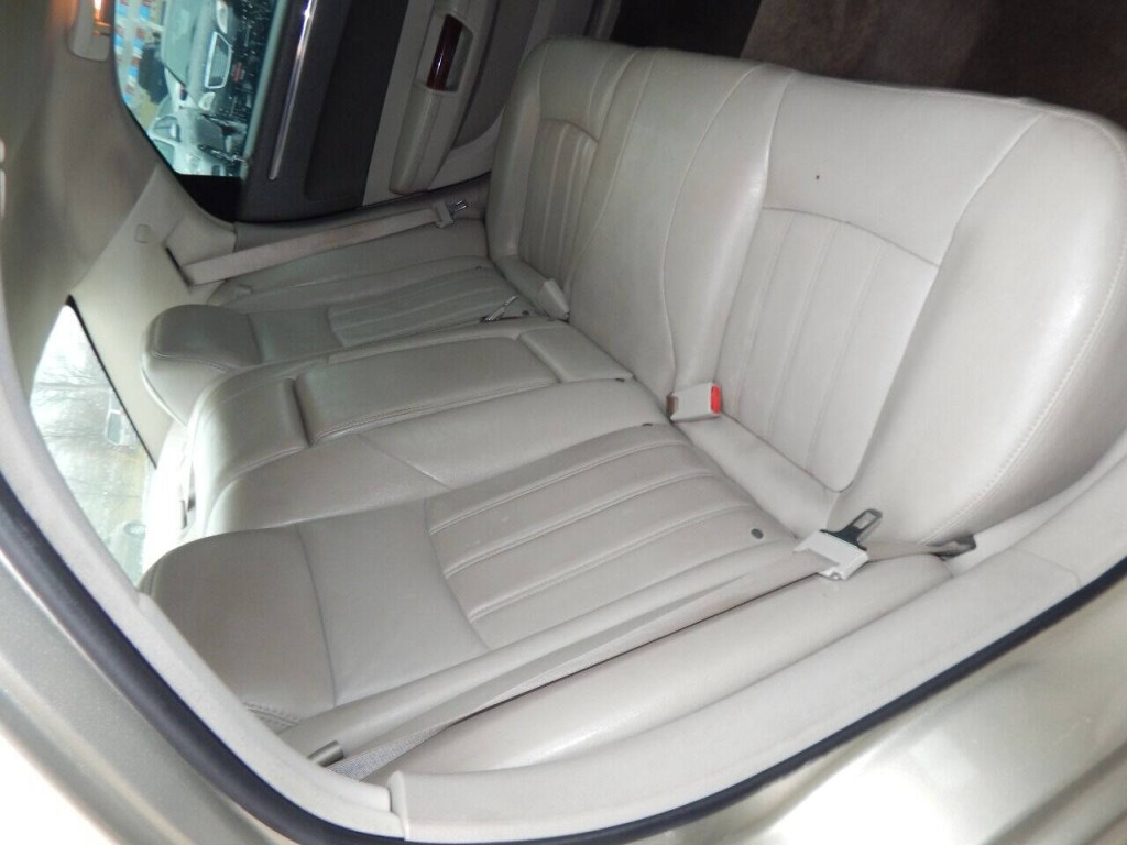 2010 Chrysler 300 Image 26