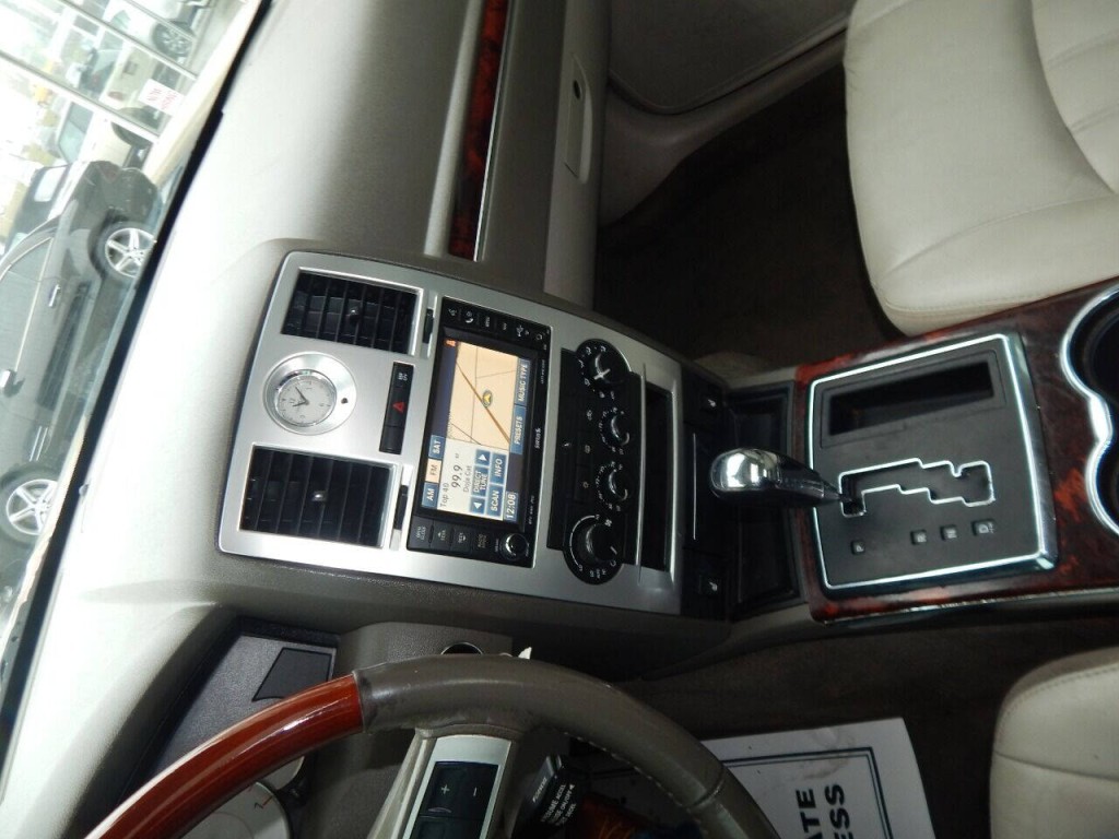 2010 Chrysler 300 Image 59