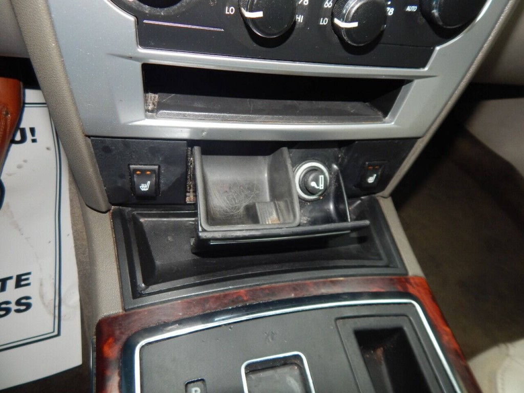 2010 Chrysler 300 Image 61
