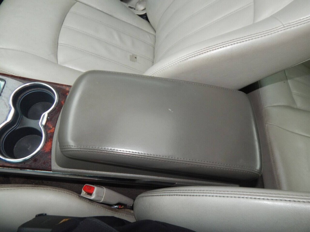 2010 Chrysler 300 Image 64