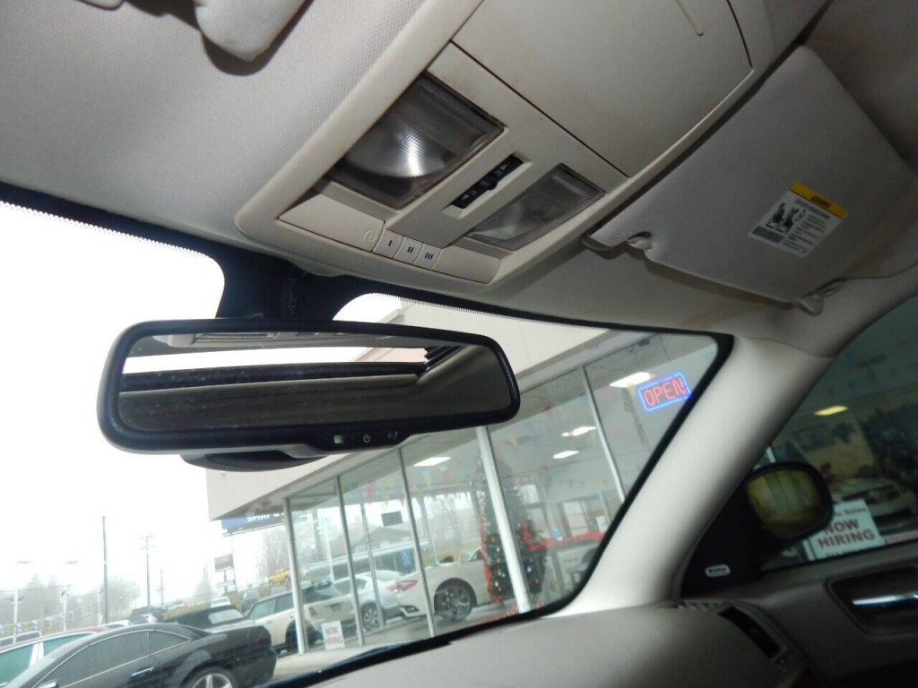 2010 Chrysler 300 Image 66