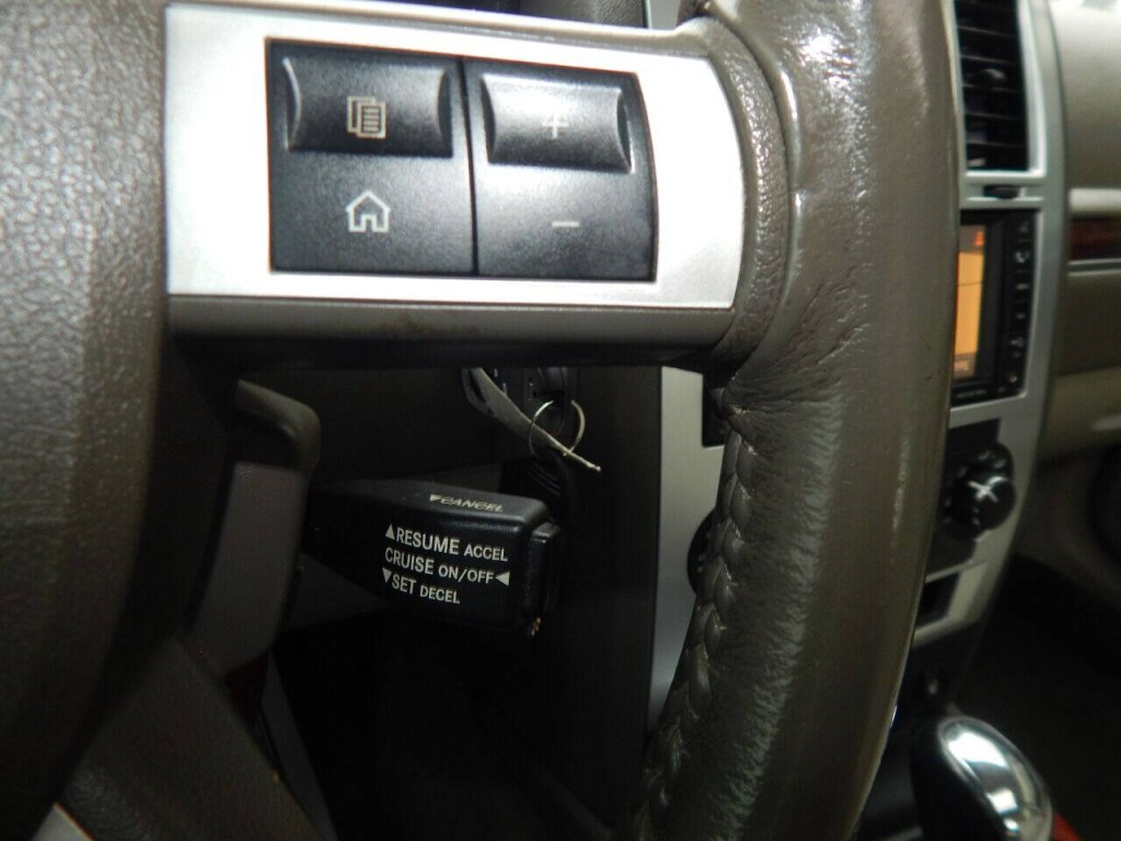 2010 Chrysler 300 Image 67