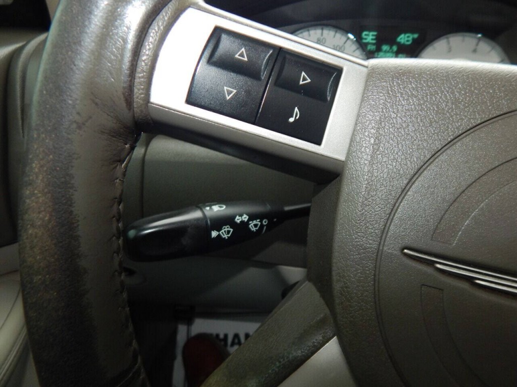 2010 Chrysler 300 Image 68