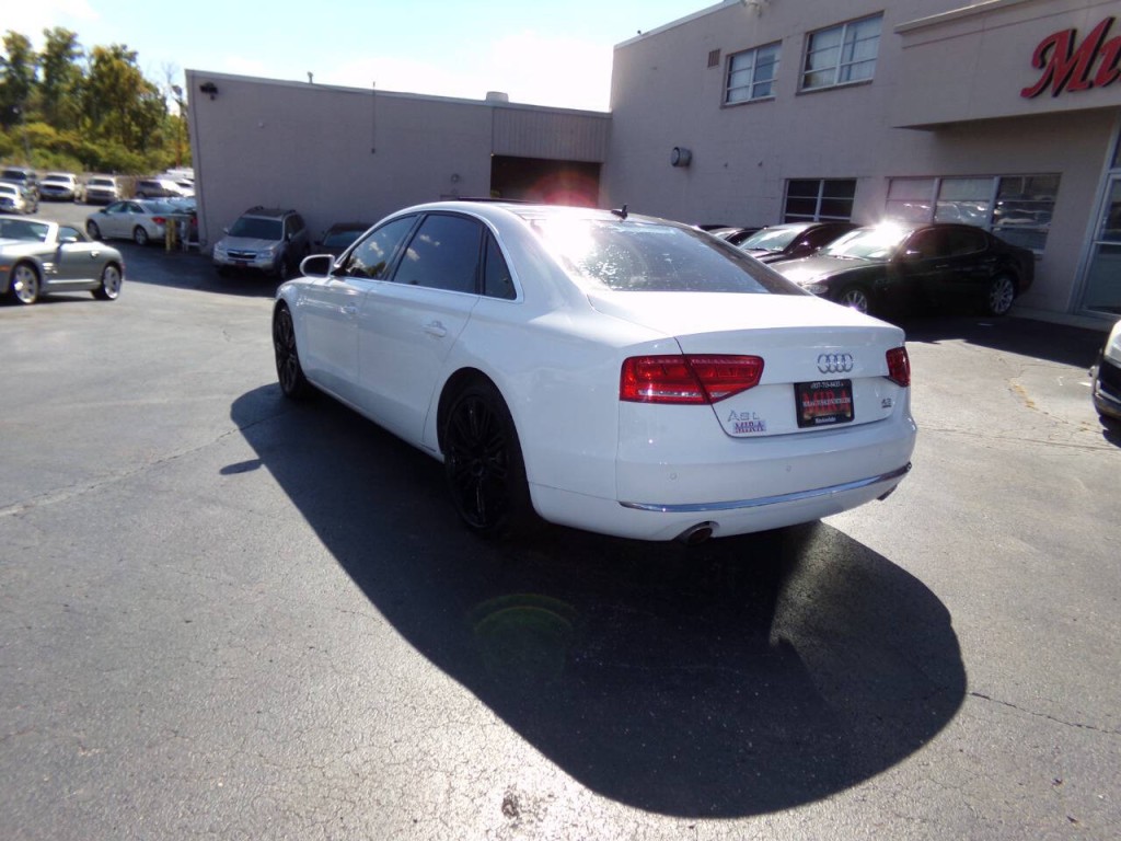 2012 Audi A8 Image 8