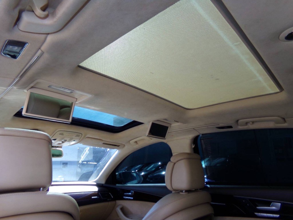 2012 Audi A8 Image 17