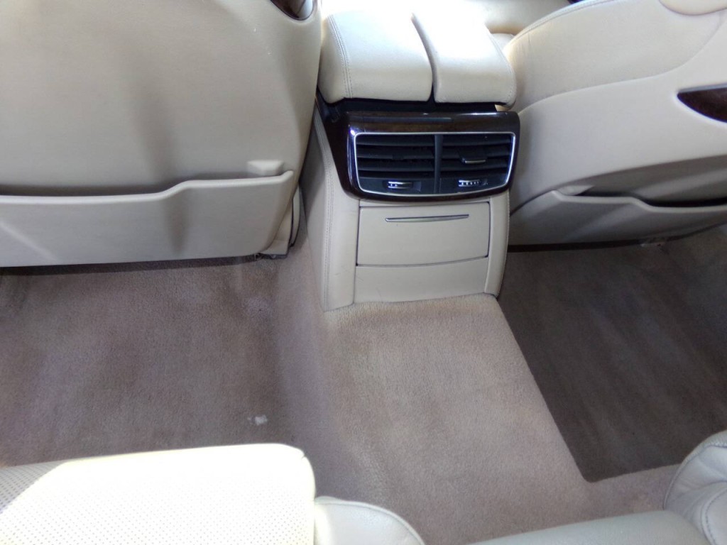 2012 Audi A8 Image 18