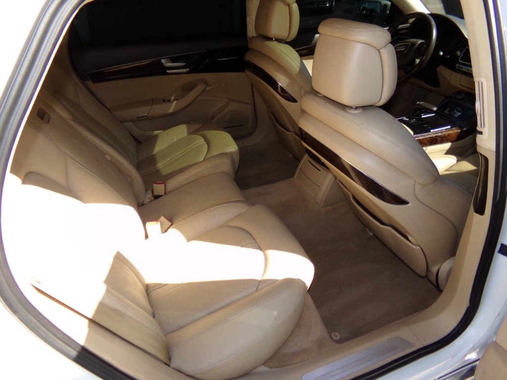 2012 Audi A8 Image 24