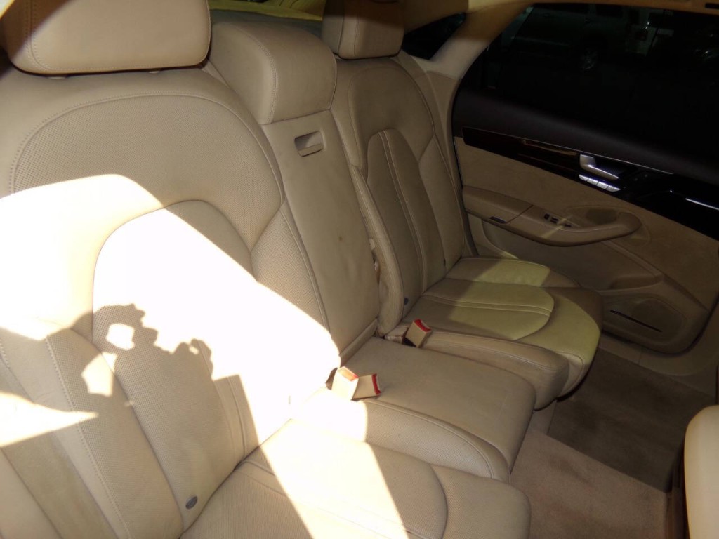 2012 Audi A8 Image 25