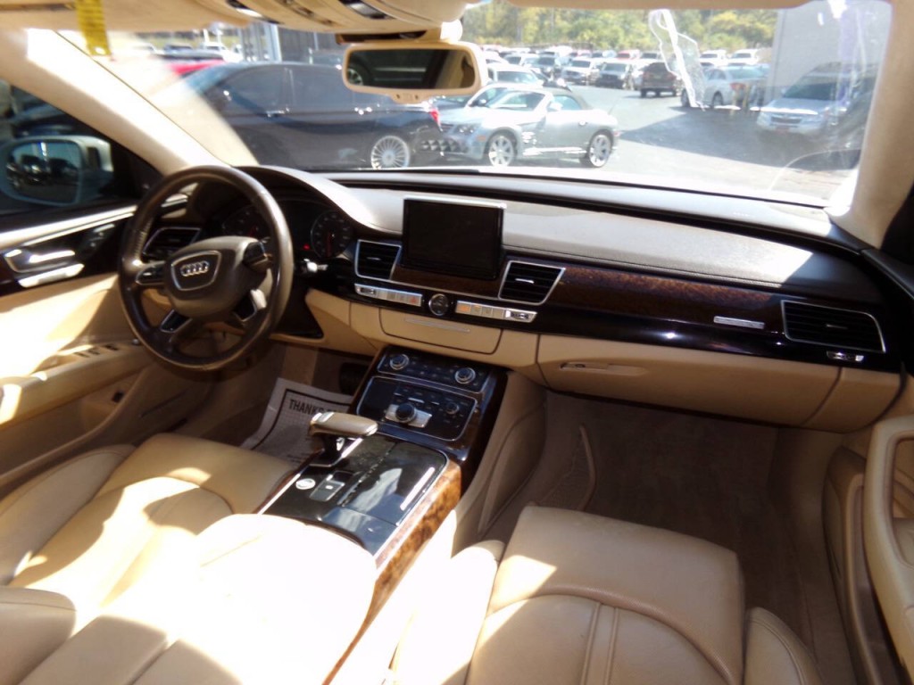2012 Audi A8 Image 27