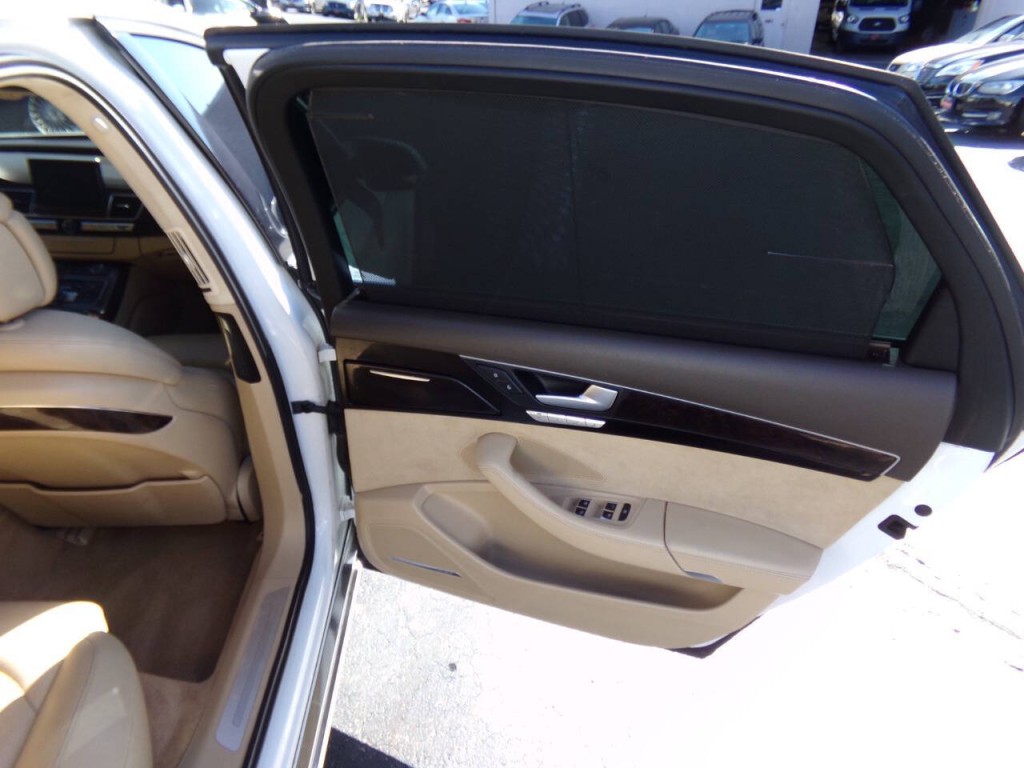 2012 Audi A8 Image 28