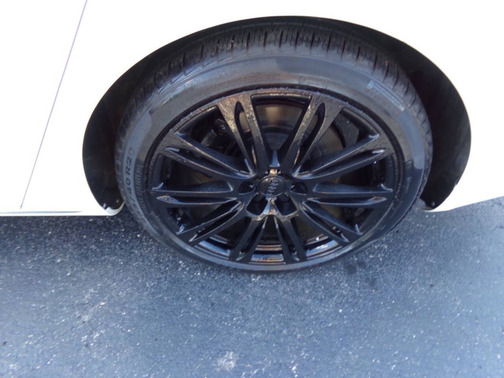 2012 Audi A8 Image 38