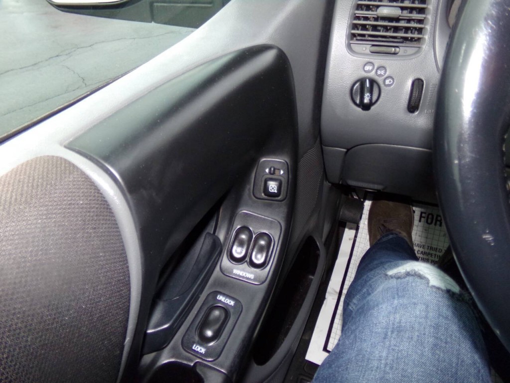 2005 Ford Ranger Image 38