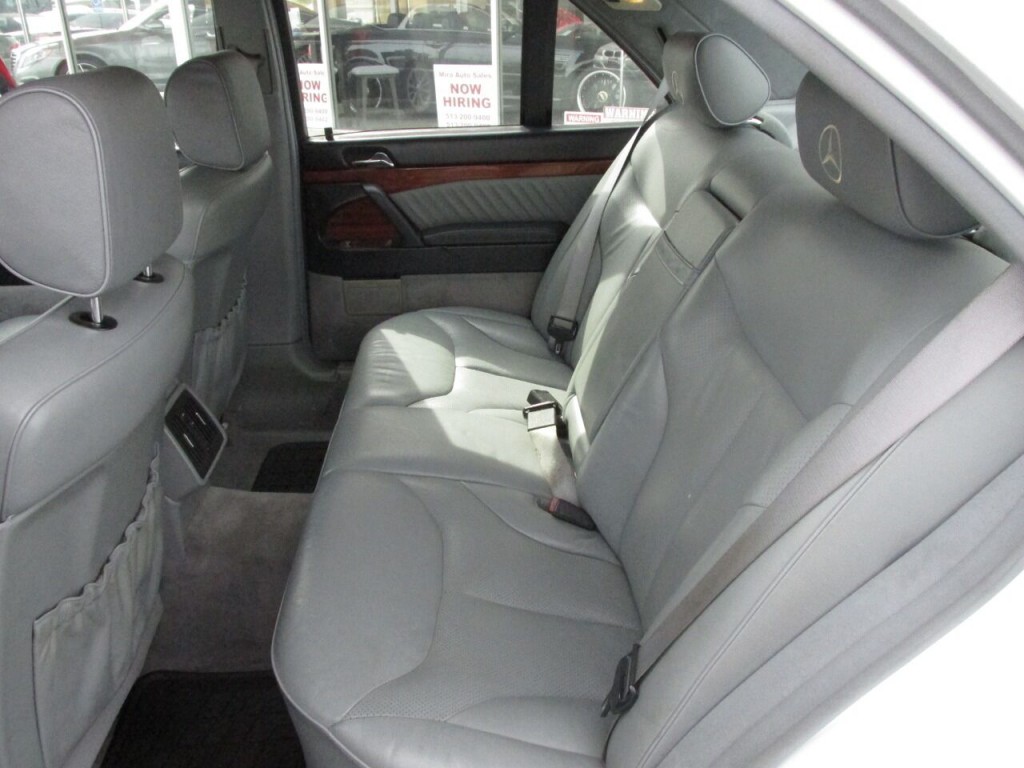 1992 Mercedes-Benz 400-Class Image 7
