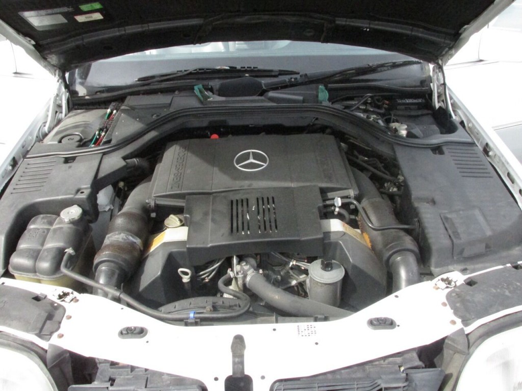 1992 Mercedes-Benz 400-Class Image 27