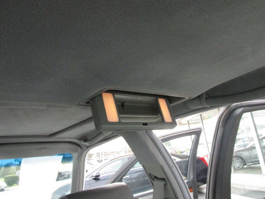 1992 Mercedes-Benz 400-Class Image 37