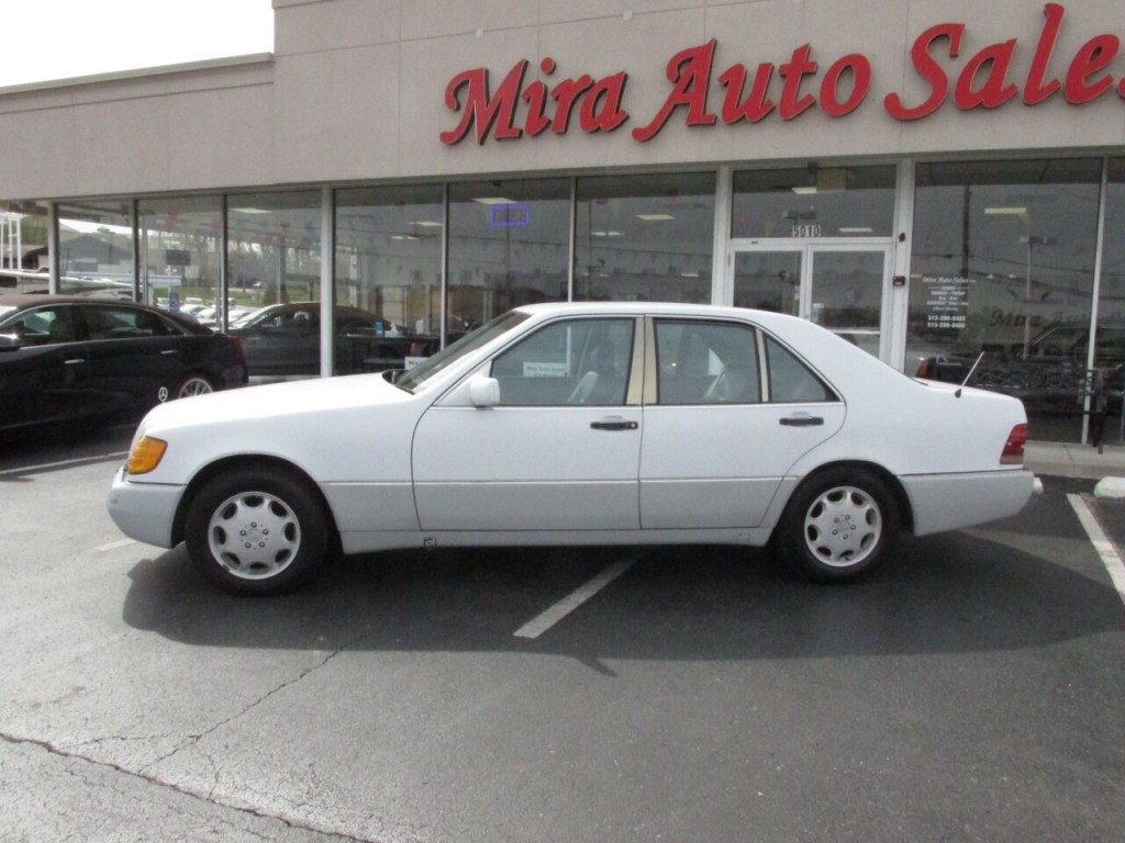 1992 Mercedes-Benz 400-Class Image 44