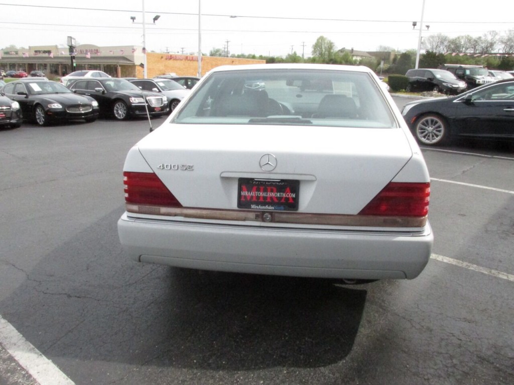 1992 Mercedes-Benz 400-Class Image 46