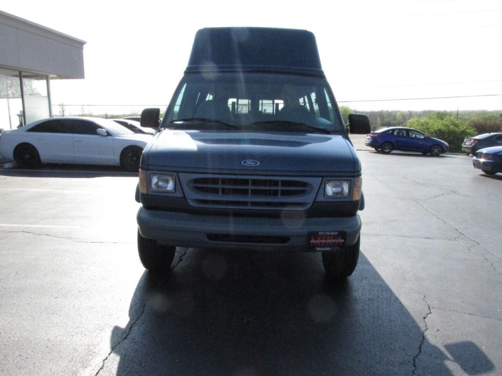 1997 Ford E-350 Image 6