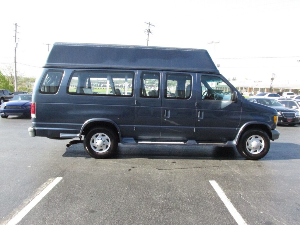 1997 Ford E-350 Image 8