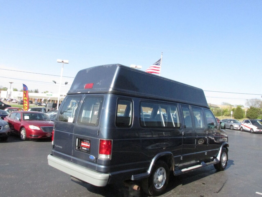 1997 Ford E-350 Image 10