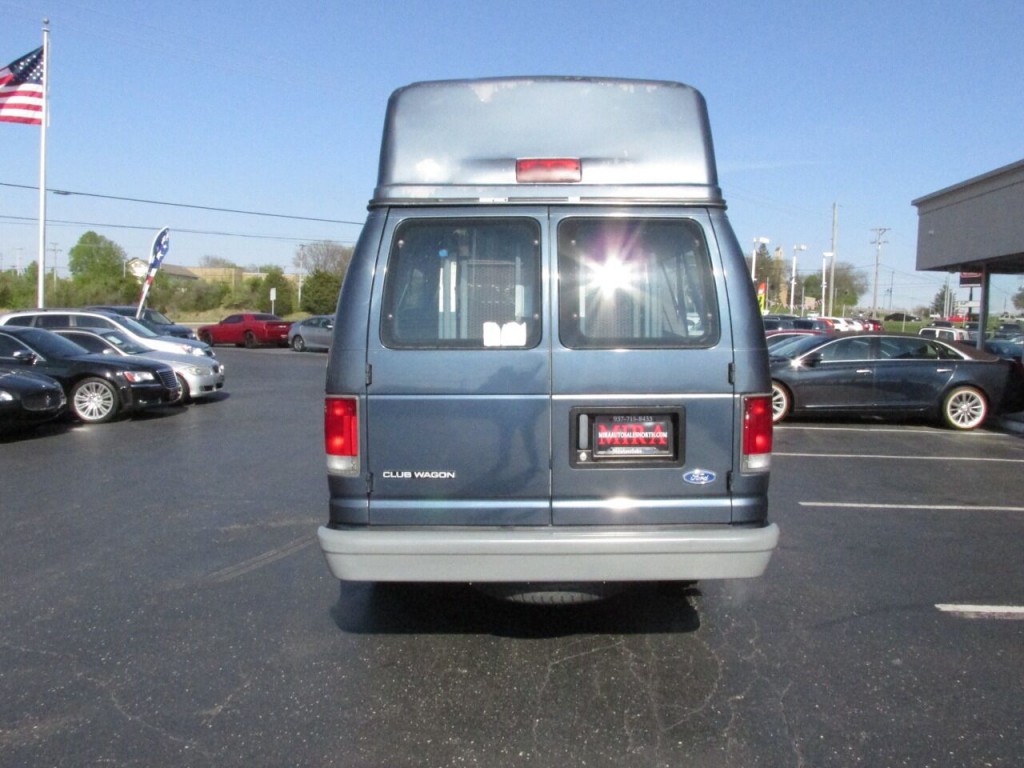 1997 Ford E-350 Image 11