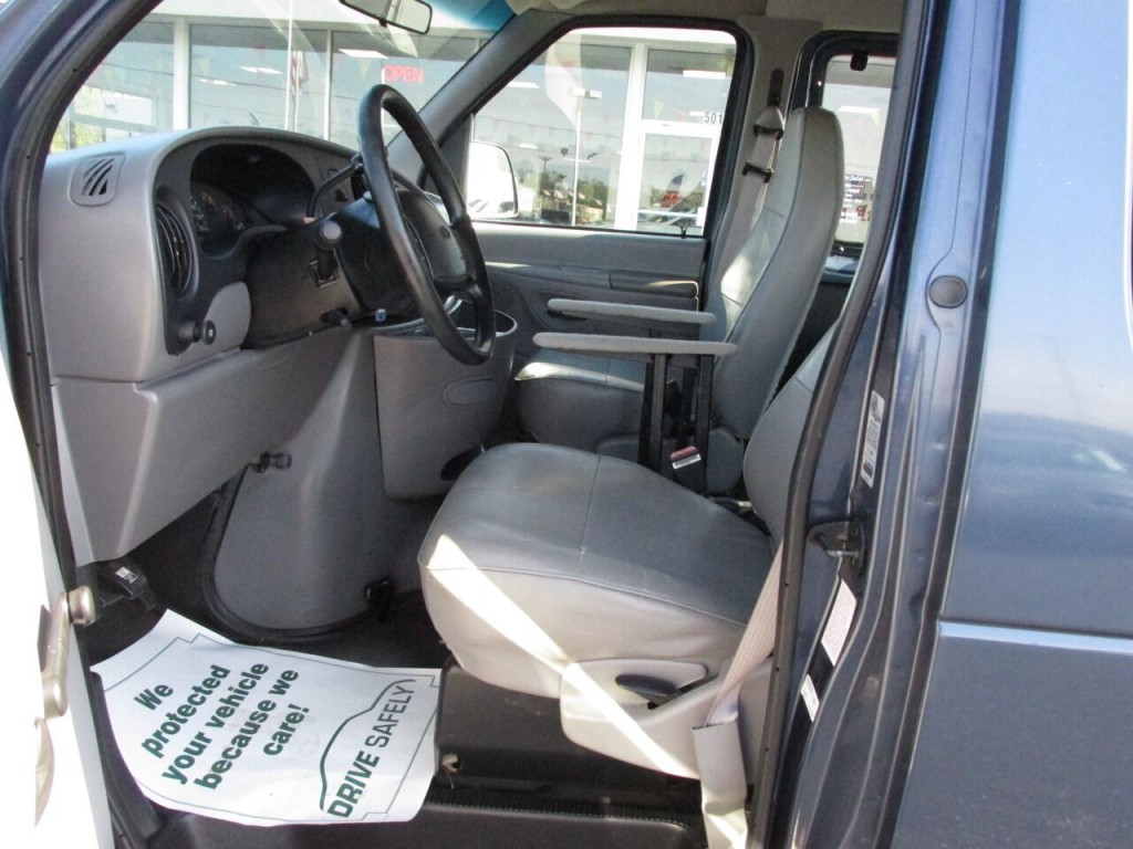 1997 Ford E-350 Image 14