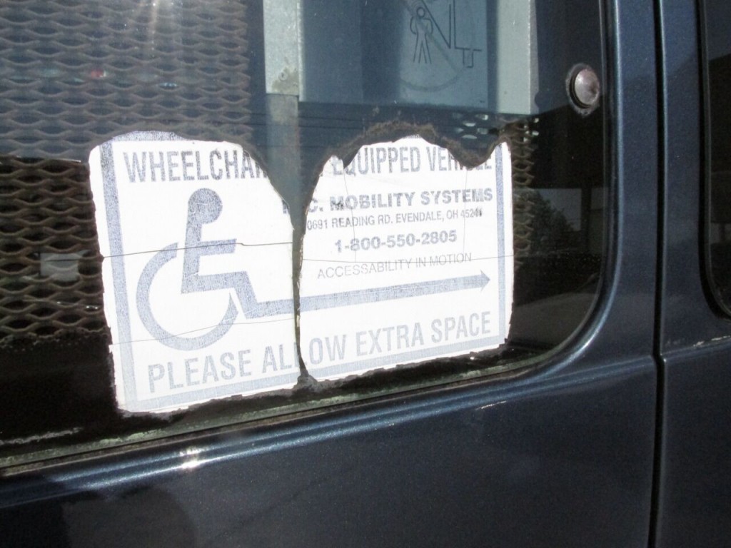 1997 Ford E-350 Image 35