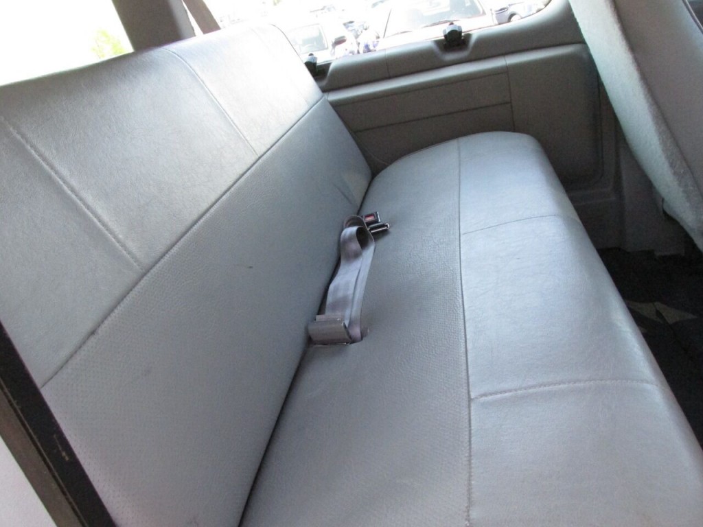 1997 Ford E-350 Image 39