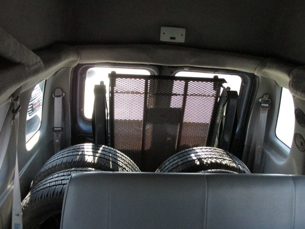 1997 Ford E-350 Image 43
