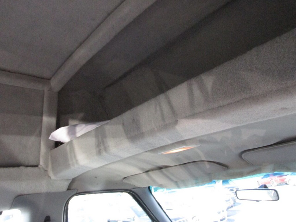 1997 Ford E-350 Image 47