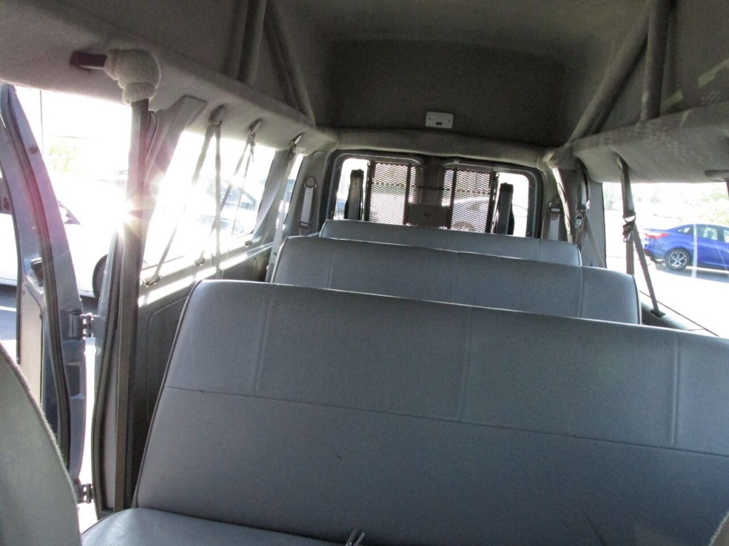 1997 Ford E-350 Image 54