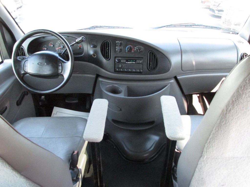 1997 Ford E-350 Image 55