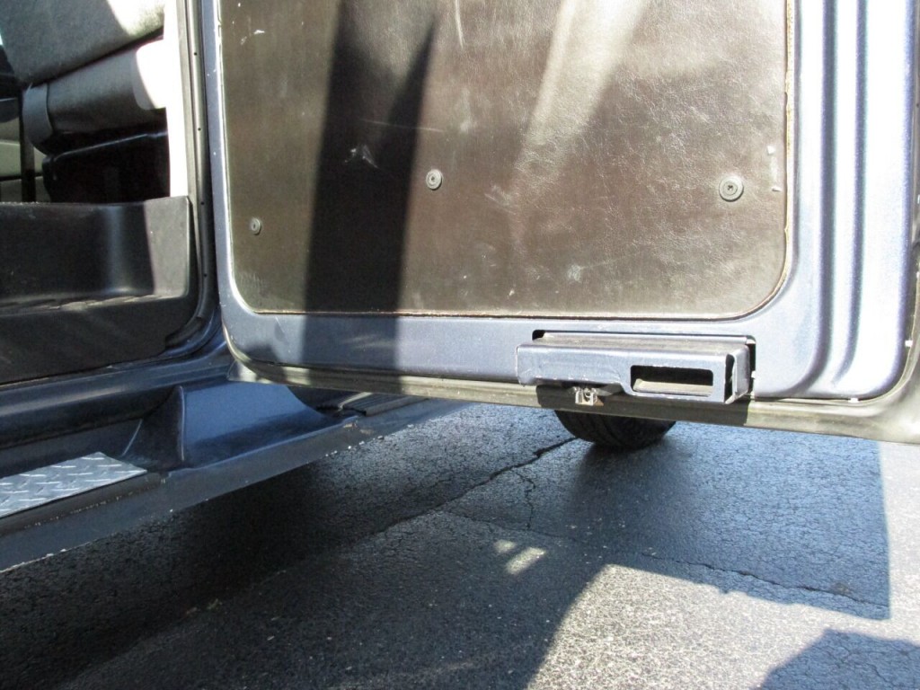 1997 Ford E-350 Image 58