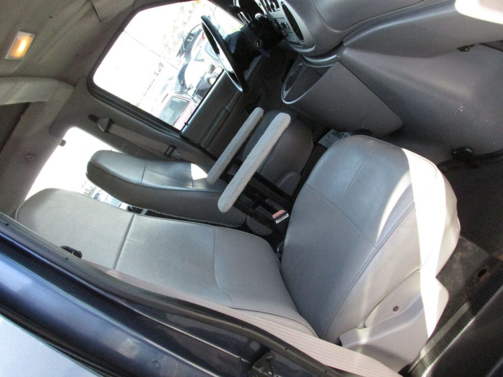 1997 Ford E-350 Image 62