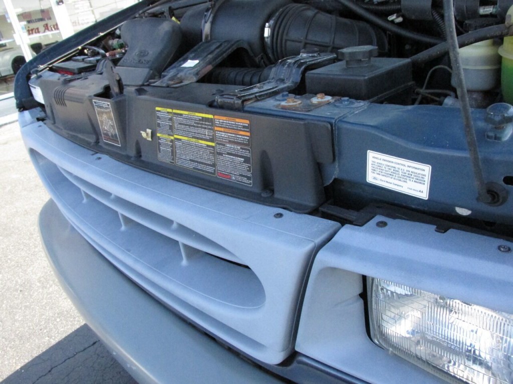1997 Ford E-350 Image 77